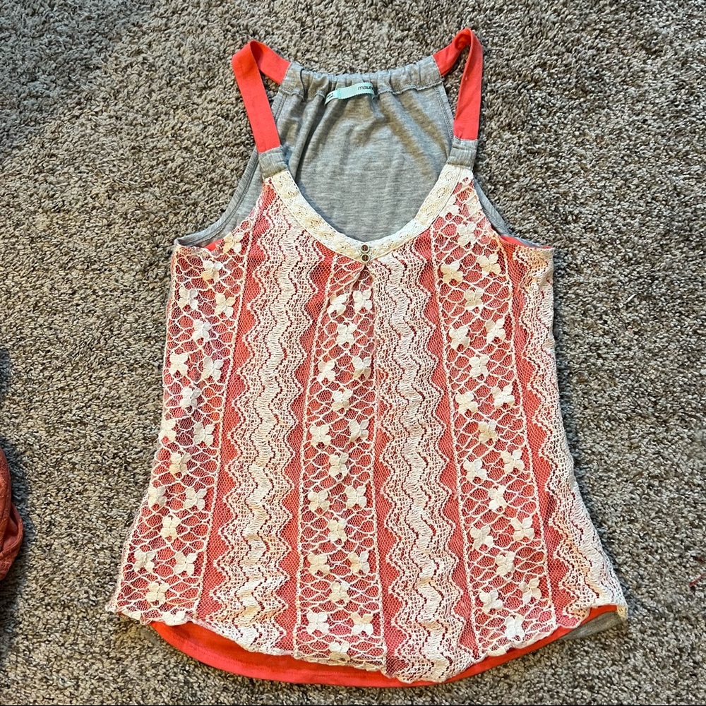 Small lace tanktop